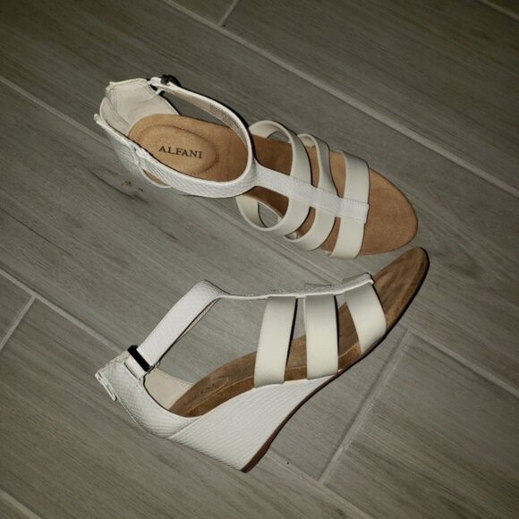 Alfani Wedge Sandal NWOT - Picture 1 of 5
